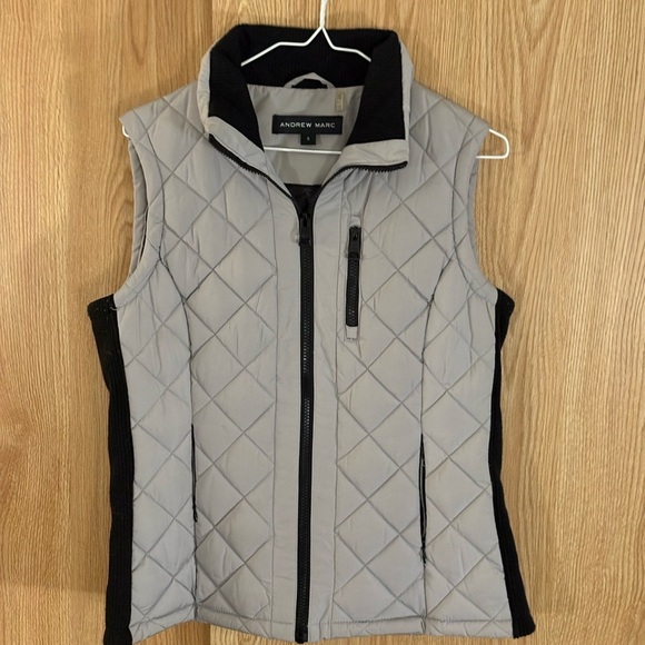 Andrew Marc Women's Light Gray Quilted Vest - Picture 2 of 5